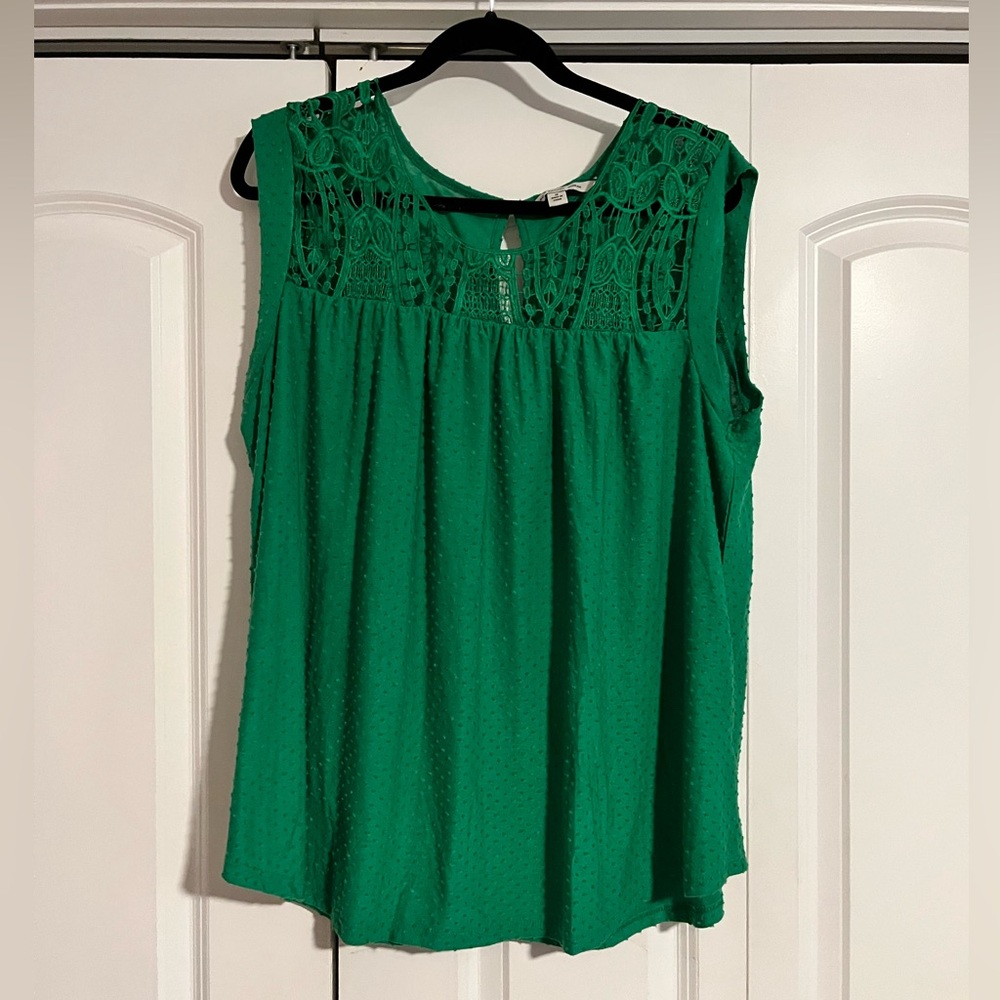 3/$25!!! Zac & Rachel sleeveless blouse - Swiss dot crochet detail - Kelly green